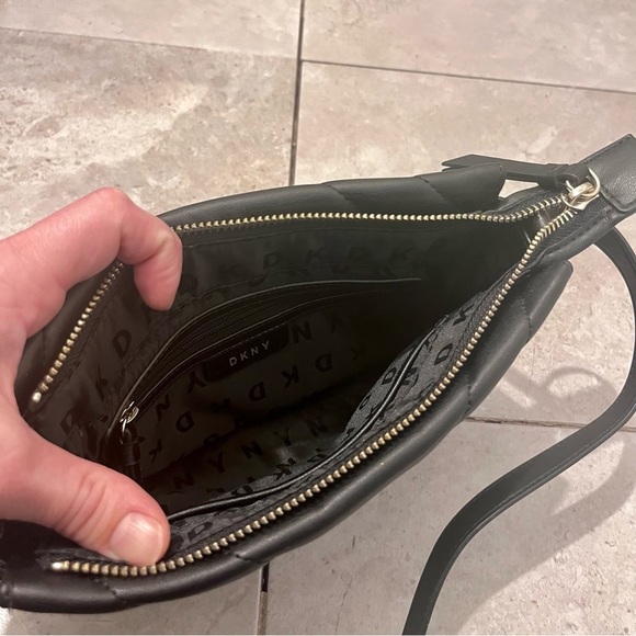 DKNY purse crossbody quilted Women black chain shoulder bag ajustable small - Picture 7 of 13